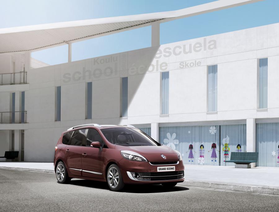  Renault Grand Scenic 2012 года  (фото 14 из 23)